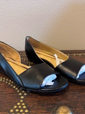 NEW Naturalizer Black Peep-Toe Flats WOMANS SZ 10
